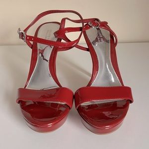 Gianni Bini Cherry Red Platform Stiletto 4 1/2 inch Christmas Holiday heels